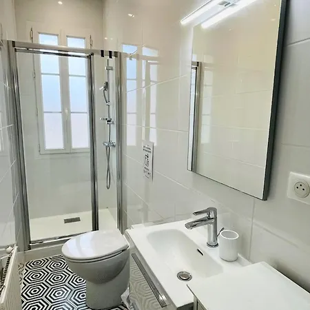 Bain De - 8-10pers - Le Charme à 50m De La Avec Cour Privée * Les Sables-dʼOlonne